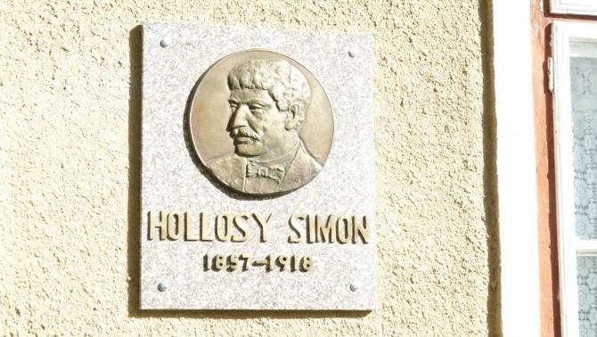 Hollósy Simon emlékplakettje