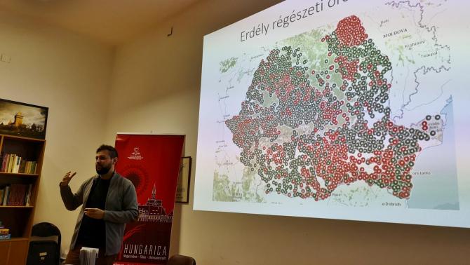 T. Szabó Csaba egyetemi tanársegéd előadása Nagyszebenben Erdély régészeti örökségéről