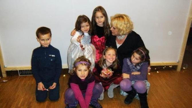 A linzi hétvégi magyar iskola kisiskolásai