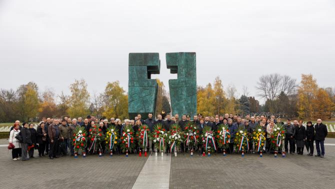 Megemlékezés a Vukovári Emléktemetőben 
