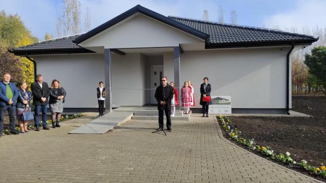 Átadásra került az új vendégház Kisoroszon