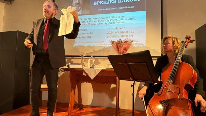 Eperjes Károly és Négyessy Katalin a pódiumon
