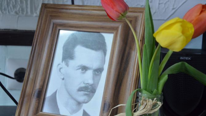 József