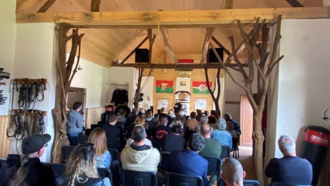 Jótékonysági koncert Gömörpéterfalán a magyar költészet napja jegyében