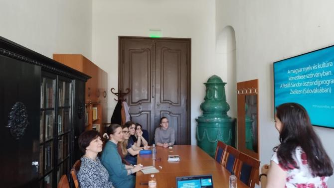 Előadás a Programokról