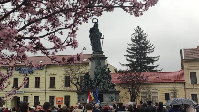 Március 15. Aradon a Szabadság szobornál