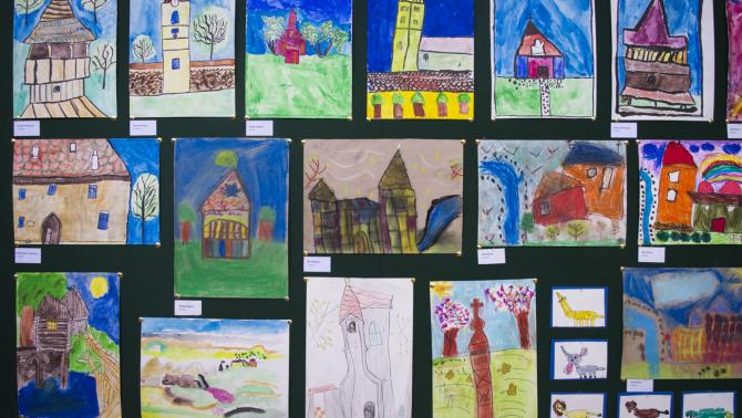 Kiállítás nyílt a hertelendyfalvi gyermekek rajzaiból