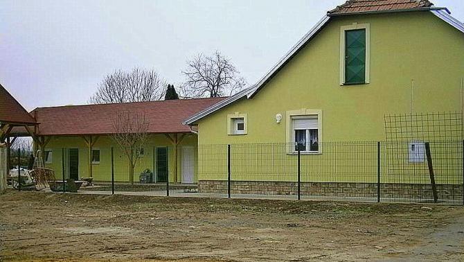 Felépült és teljes pompájában áll a ház ház