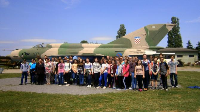 Látogatás a vukovári kaszárnyában Látogatás a vukovári kaszárnyában