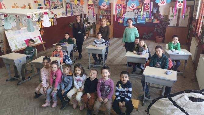 A székelyzsombori pedagógusok és a gyerekek egy része