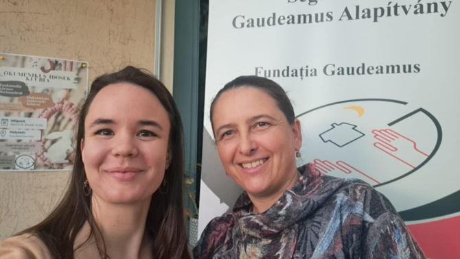 Jankovszki Réka és Lőrincz Hortenzia a Petőfi Sándor Program ösztöndíjasai Segesváron.